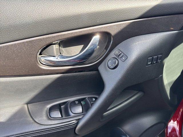 used 2019 Nissan Rogue car, priced at $14,687