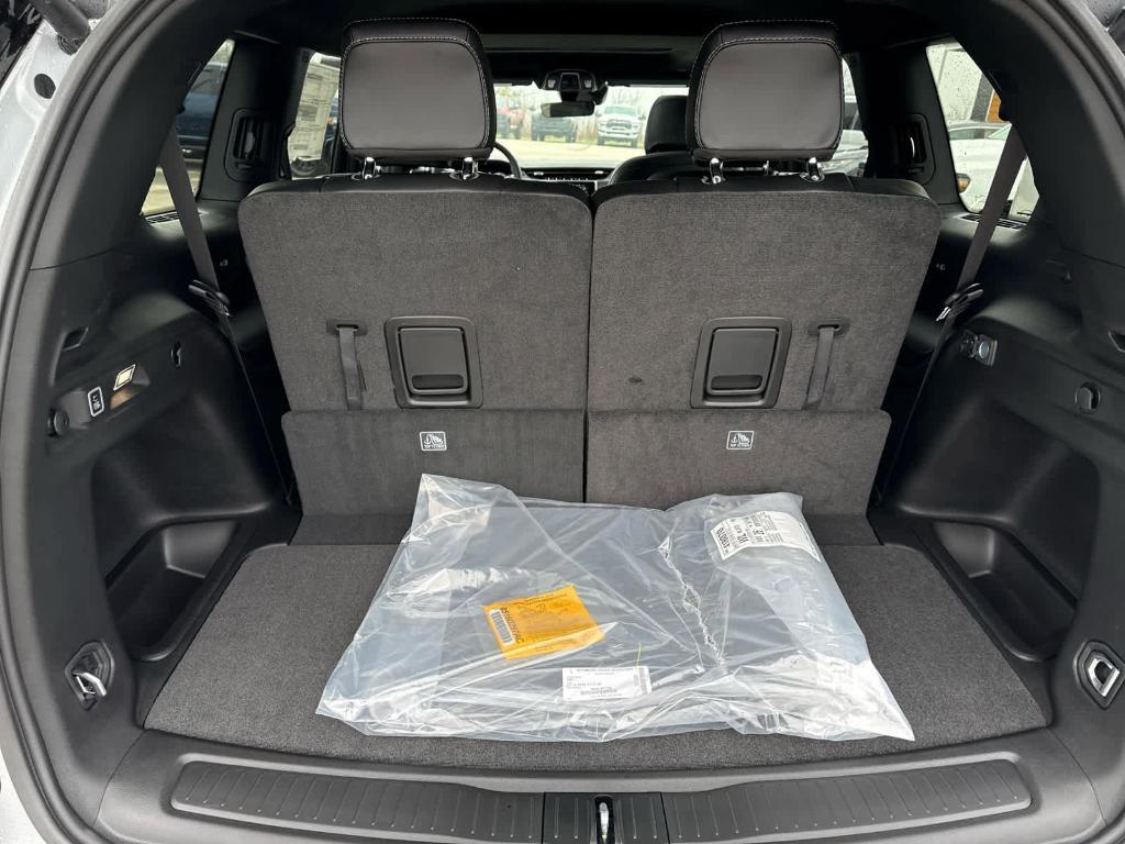 new 2025 Jeep Grand Cherokee L car, priced at $46,107