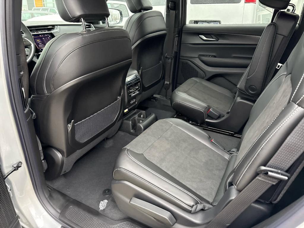 new 2025 Jeep Grand Cherokee L car, priced at $46,107