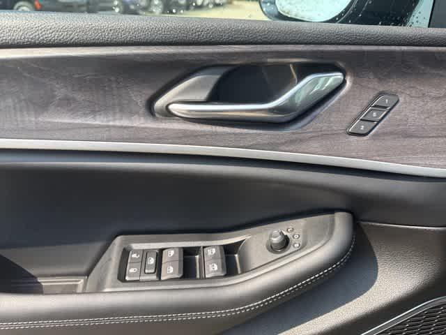 new 2025 Jeep Grand Cherokee L car, priced at $56,154