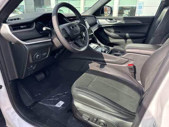 new 2025 Jeep Grand Cherokee car, priced at $42,165