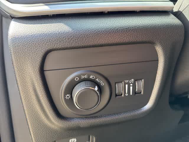 new 2025 Jeep Grand Cherokee car, priced at $42,928