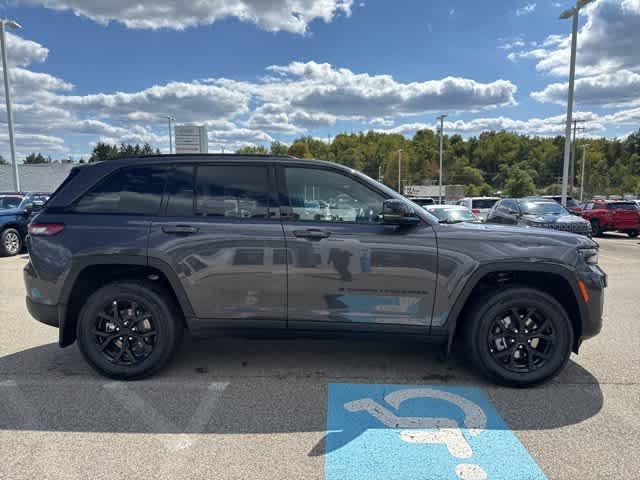 new 2025 Jeep Grand Cherokee car, priced at $42,928