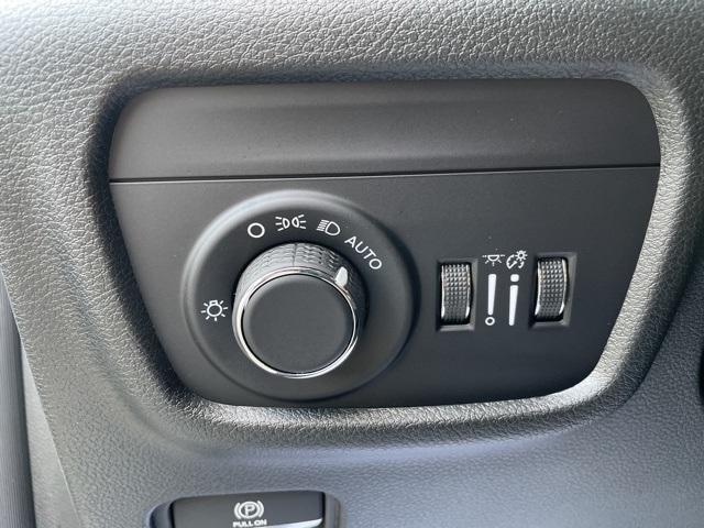 new 2025 Jeep Grand Cherokee car, priced at $43,432