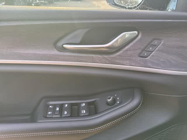 new 2025 Jeep Grand Cherokee car, priced at $50,898