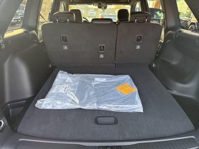 new 2025 Jeep Grand Cherokee car, priced at $50,898