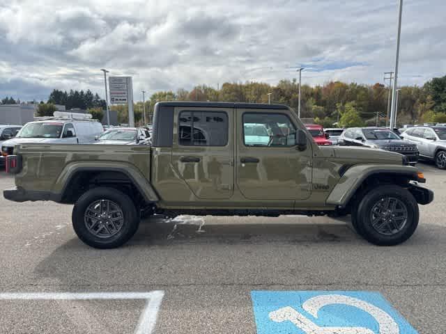 new 2025 Jeep Gladiator car, priced at $47,950