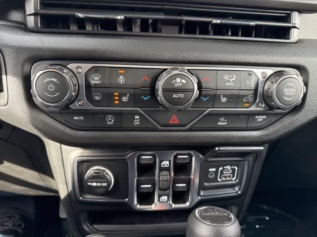 new 2025 Jeep Gladiator car, priced at $47,950