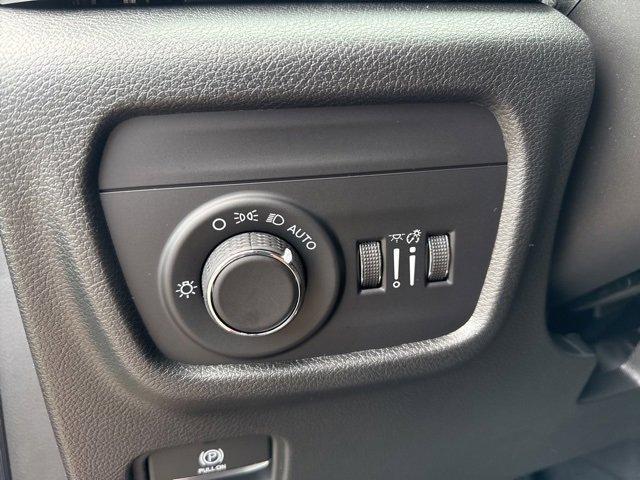 new 2025 Jeep Grand Cherokee car, priced at $42,058