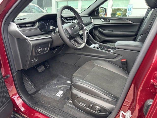 new 2025 Jeep Grand Cherokee car, priced at $42,058