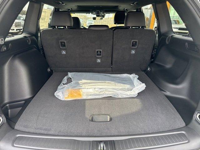 new 2025 Jeep Grand Cherokee car, priced at $42,165