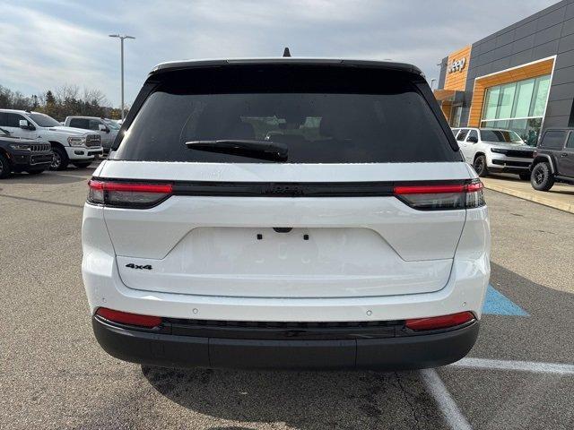 new 2025 Jeep Grand Cherokee car, priced at $42,165