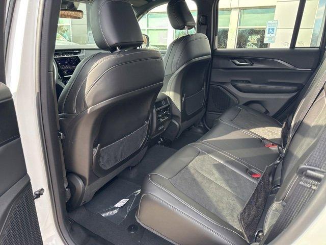 new 2025 Jeep Grand Cherokee car, priced at $42,165