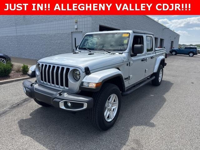 used 2022 Jeep Gladiator car, priced at $32,998
