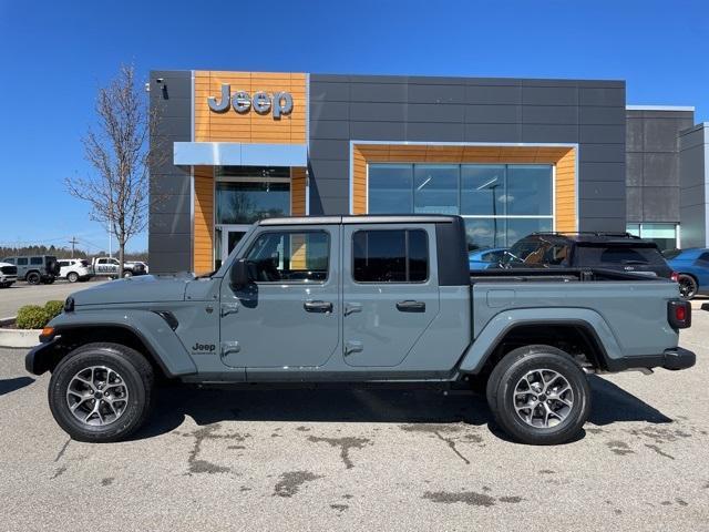 new 2024 Jeep Gladiator car, priced at $40,137