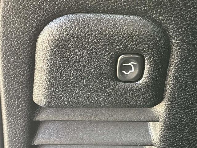 used 2017 Jeep Grand Cherokee car, priced at $16,229