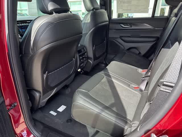 new 2025 Jeep Grand Cherokee car, priced at $43,053