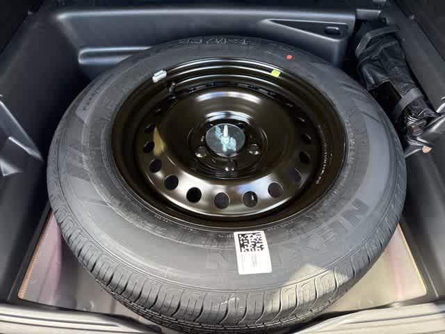 new 2025 Jeep Grand Cherokee car, priced at $43,053