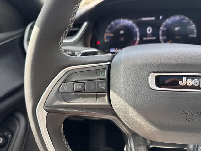 new 2025 Jeep Grand Cherokee car, priced at $43,053