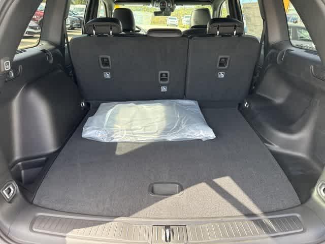 new 2025 Jeep Grand Cherokee car, priced at $43,053