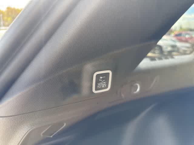 new 2025 Jeep Grand Cherokee car, priced at $43,053