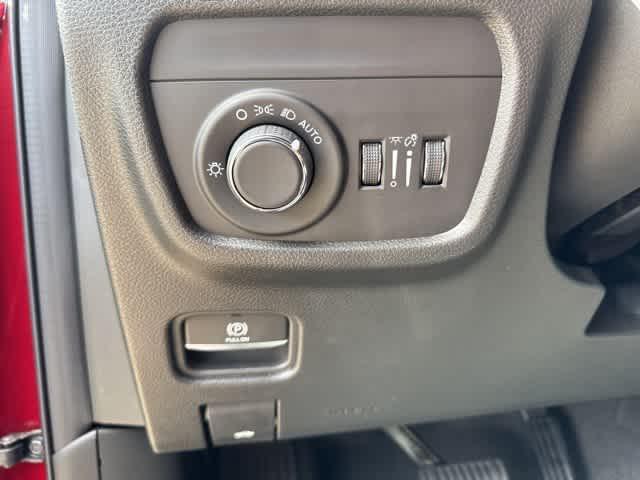 new 2025 Jeep Grand Cherokee car, priced at $43,053