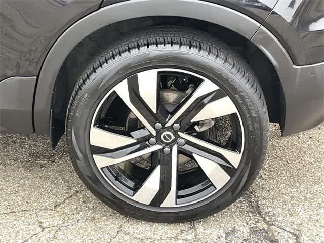 used 2024 Volvo XC40 car, priced at $33,459