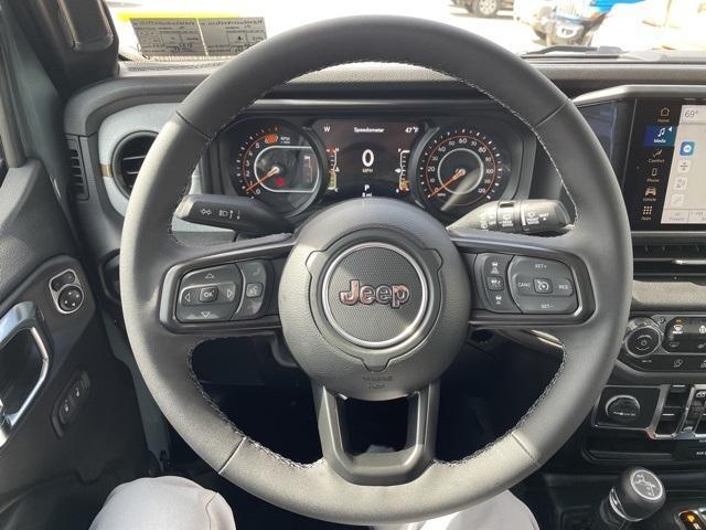 new 2025 Jeep Wrangler car, priced at $51,975