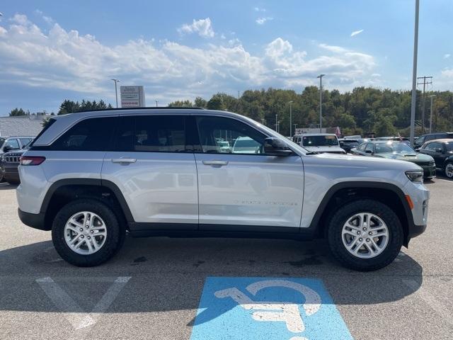 new 2025 Jeep Grand Cherokee car, priced at $39,925