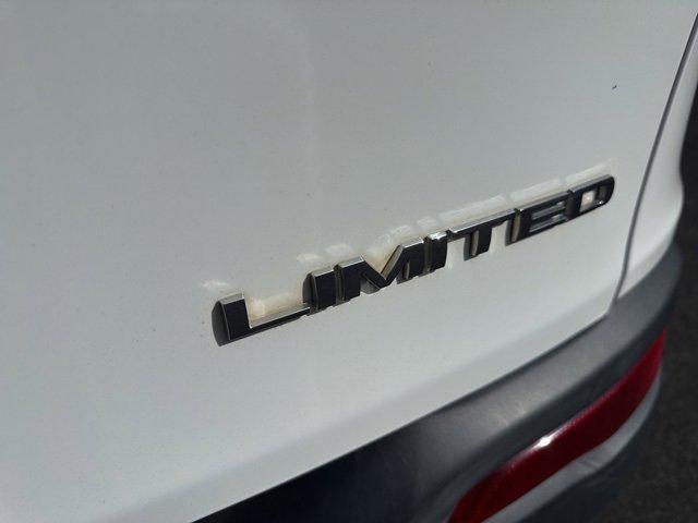 used 2015 Jeep Cherokee car, priced at $11,158
