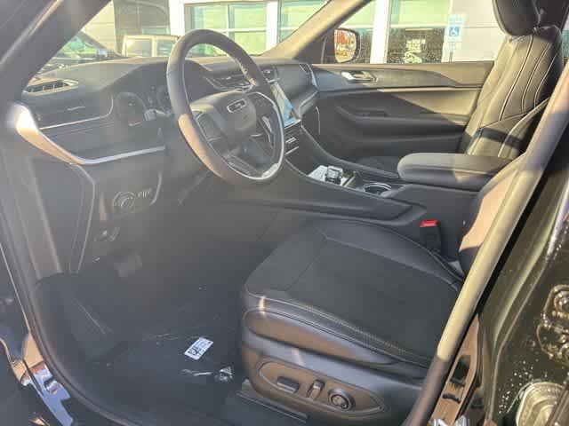 new 2025 Jeep Grand Cherokee L car, priced at $46,107