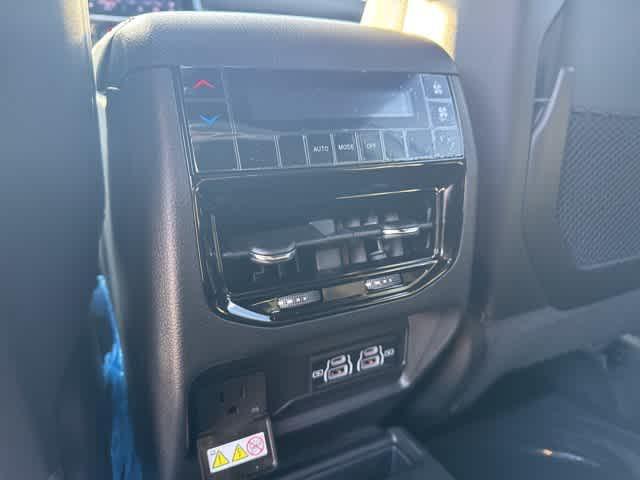 new 2025 Jeep Grand Cherokee L car, priced at $46,107