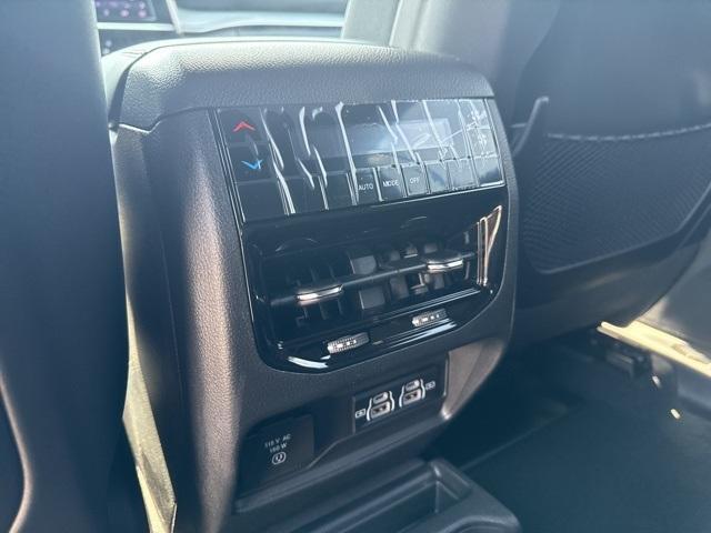 new 2025 Jeep Grand Cherokee L car, priced at $40,809