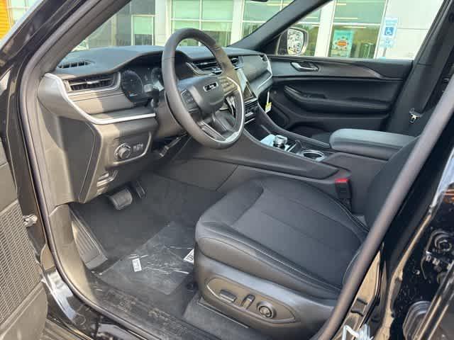 new 2025 Jeep Grand Cherokee L car, priced at $41,297