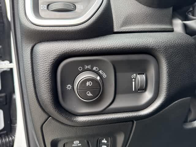 new 2025 Ram 1500 car, priced at $45,632