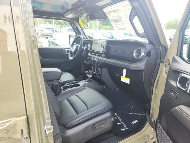 new 2025 Jeep Gladiator car, priced at $51,940
