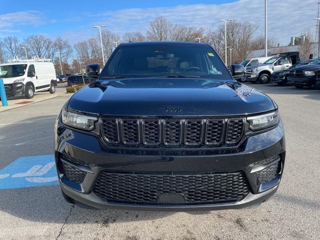 new 2025 Jeep Grand Cherokee car, priced at $46,670