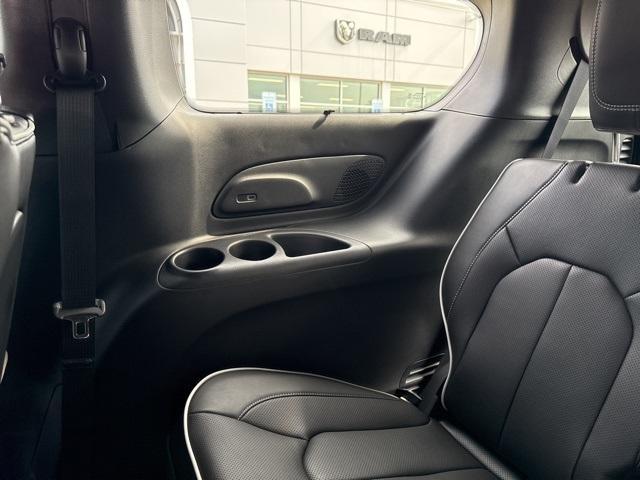 new 2025 Chrysler Pacifica car, priced at $52,385