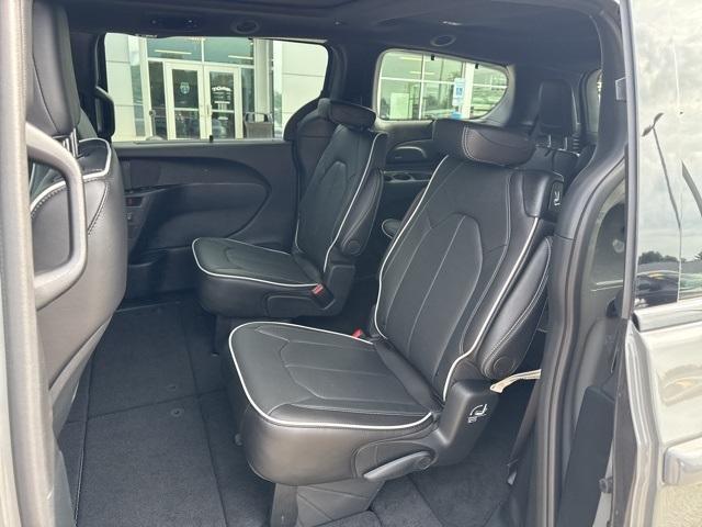 new 2025 Chrysler Pacifica car, priced at $52,385