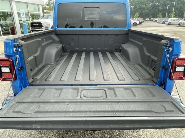 used 2022 Jeep Gladiator car, priced at $38,582