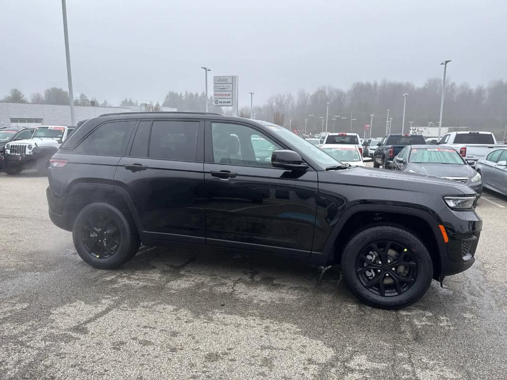 new 2025 Jeep Grand Cherokee car, priced at $42,683
