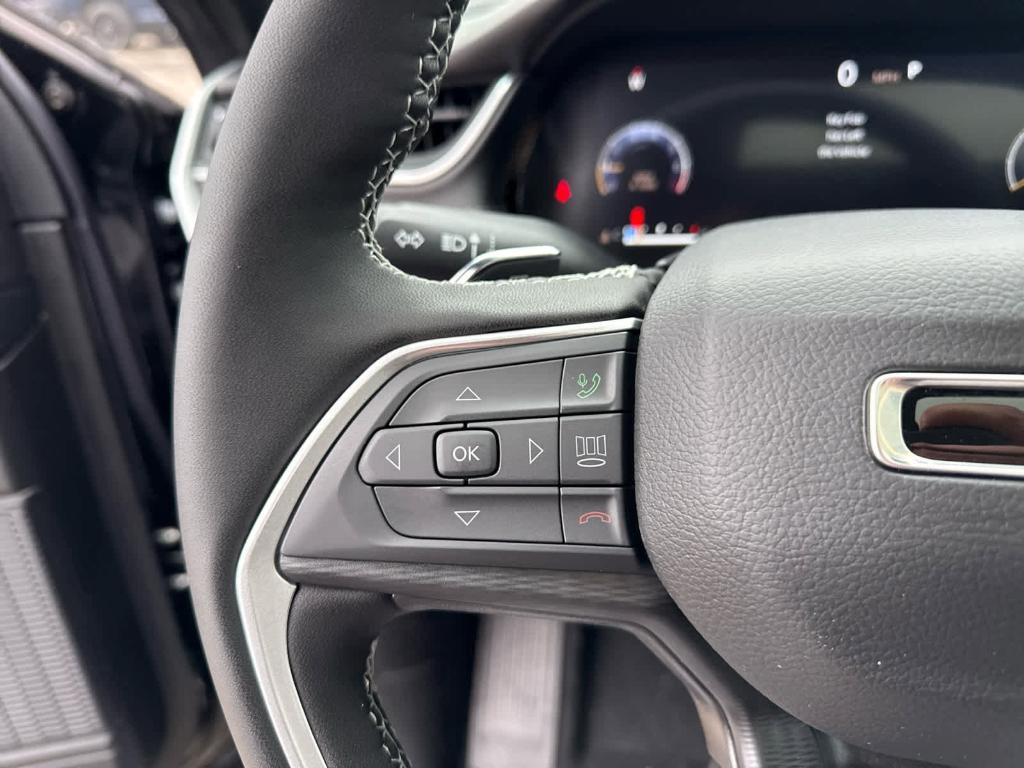 new 2025 Jeep Grand Cherokee car, priced at $42,683