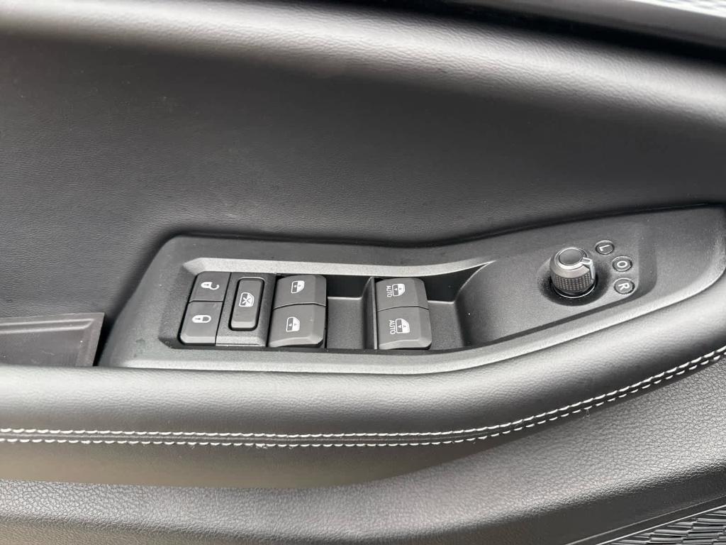 new 2025 Jeep Grand Cherokee car, priced at $42,683