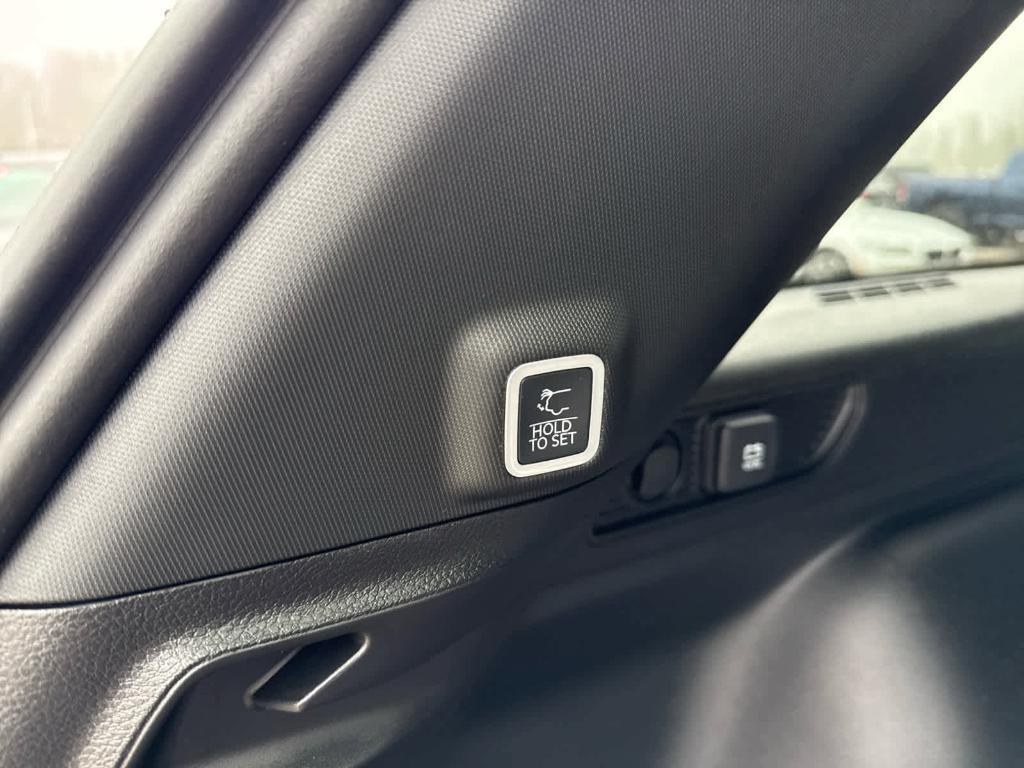 new 2025 Jeep Grand Cherokee car, priced at $42,683