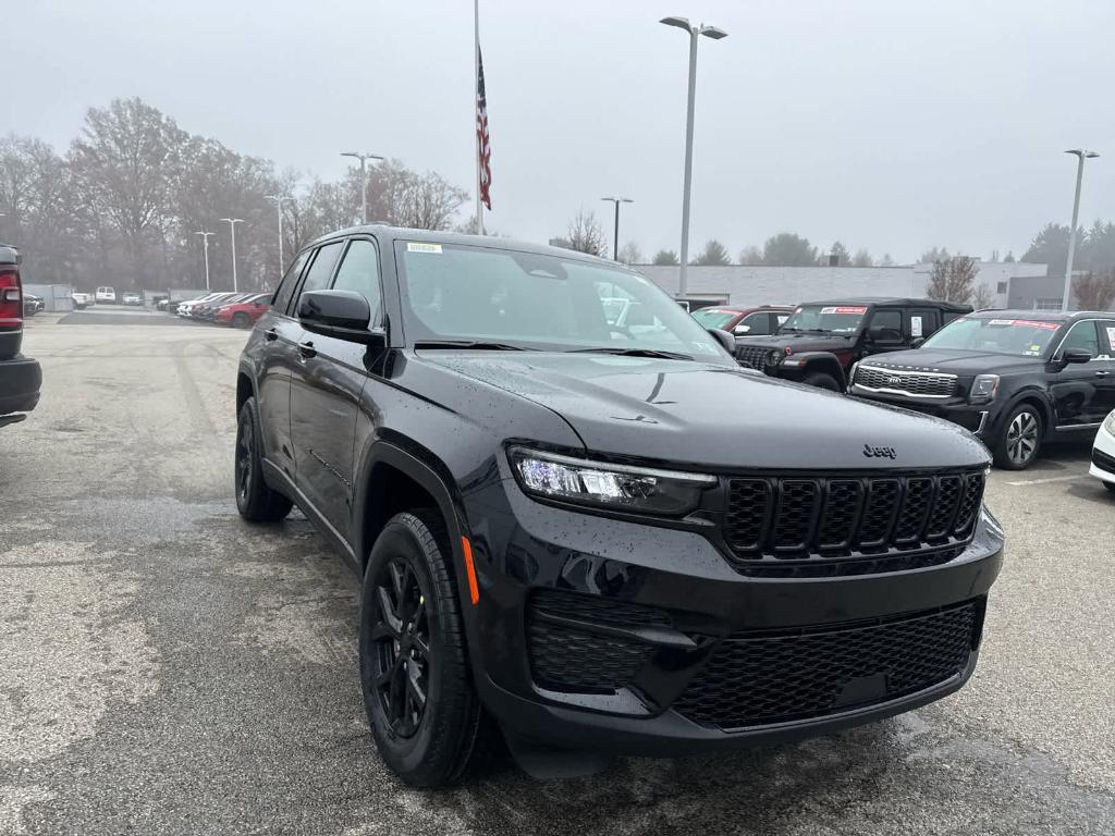 new 2025 Jeep Grand Cherokee car, priced at $42,683