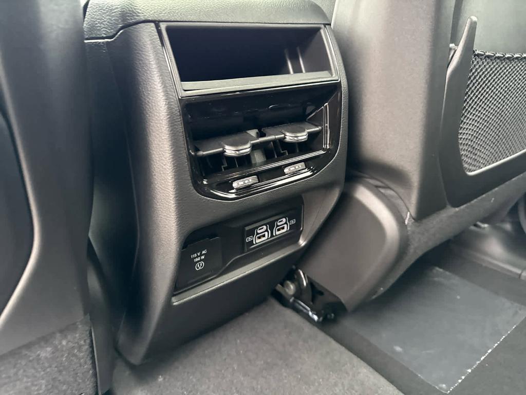 new 2025 Jeep Grand Cherokee car, priced at $42,683