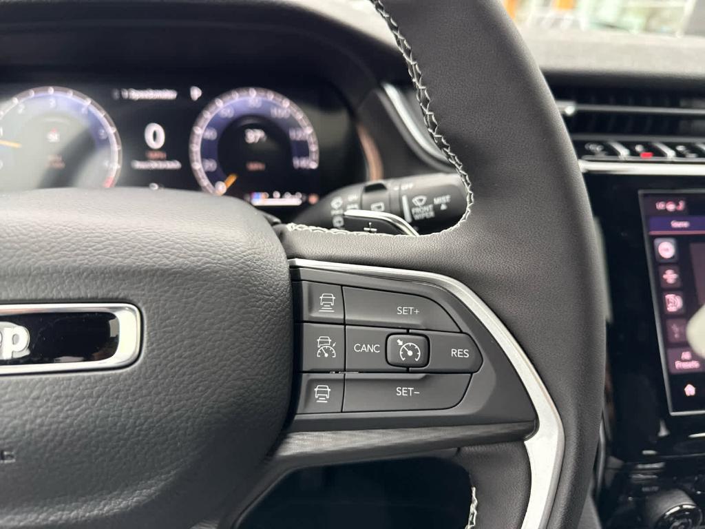 new 2025 Jeep Grand Cherokee car, priced at $42,683