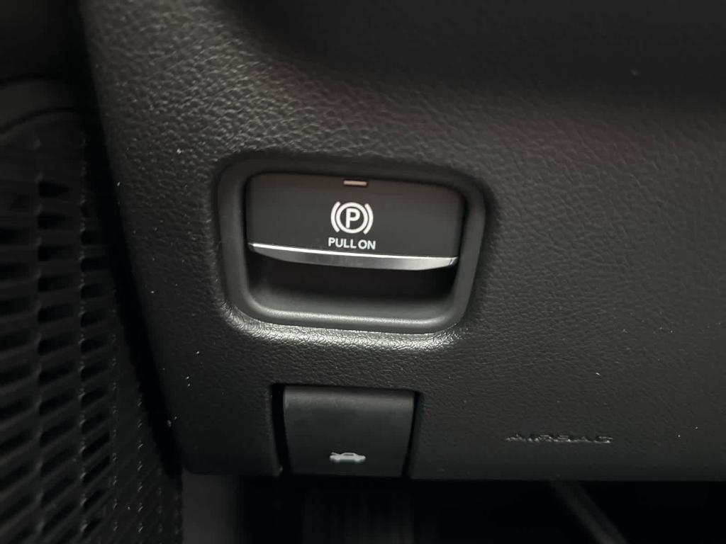 new 2025 Jeep Grand Cherokee car, priced at $42,683