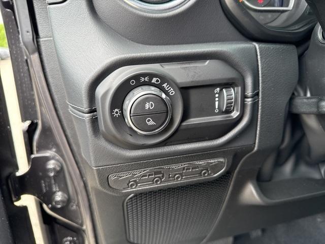 new 2025 Jeep Gladiator car, priced at $54,302