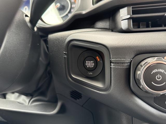 new 2025 Jeep Gladiator car, priced at $54,302